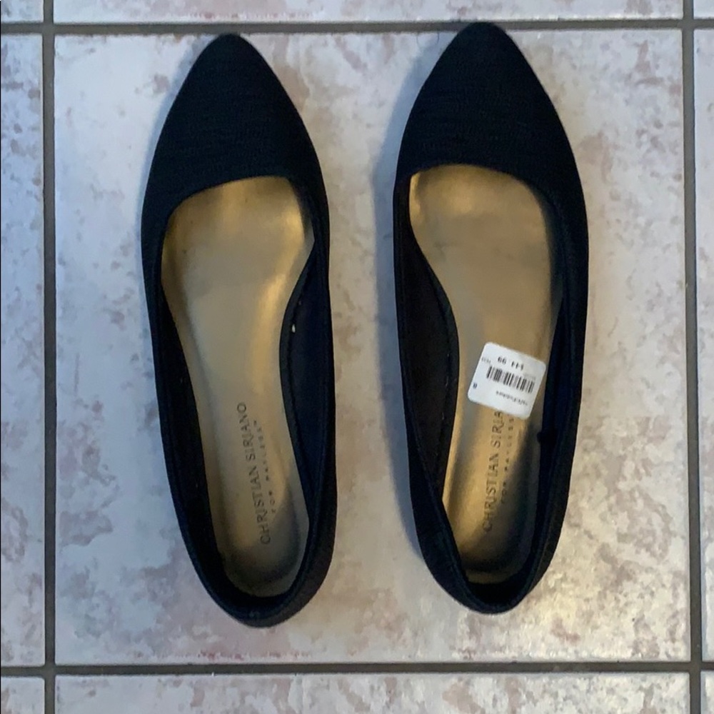 Flats worn twice. Great condition!